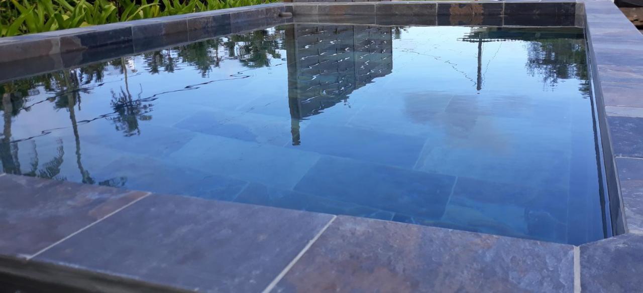 Mara'Ai Le Spot Tubuai Chambre Triple Taahueia Deluxe Sdb Privee Avec Piscine Mataura Exterior photo